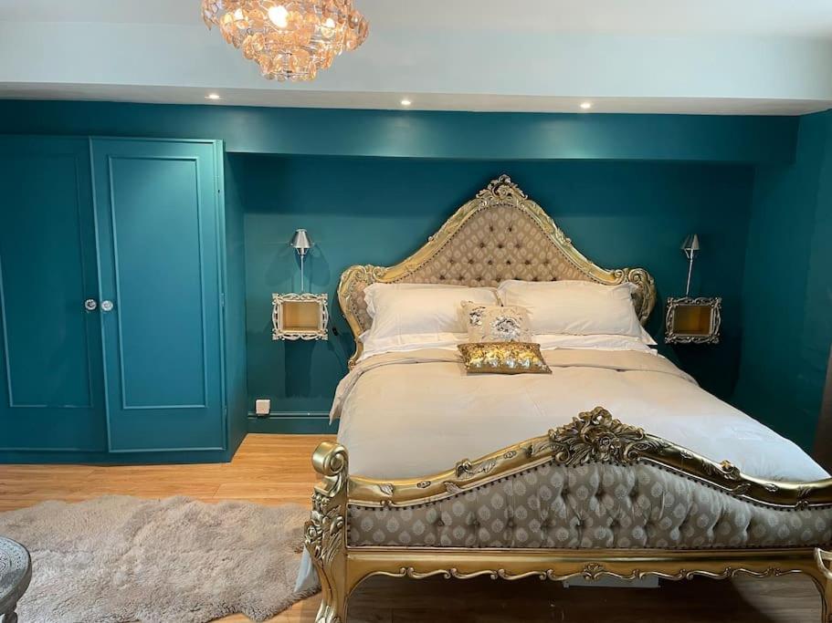 Appartement The Big Cosy Boudoir Bed + Hot Tub à Harvington Extérieur photo
