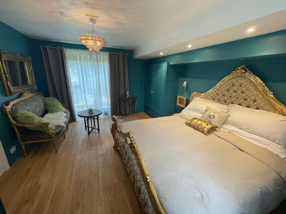 Appartement The Big Cosy Boudoir Bed + Hot Tub à Harvington Extérieur photo